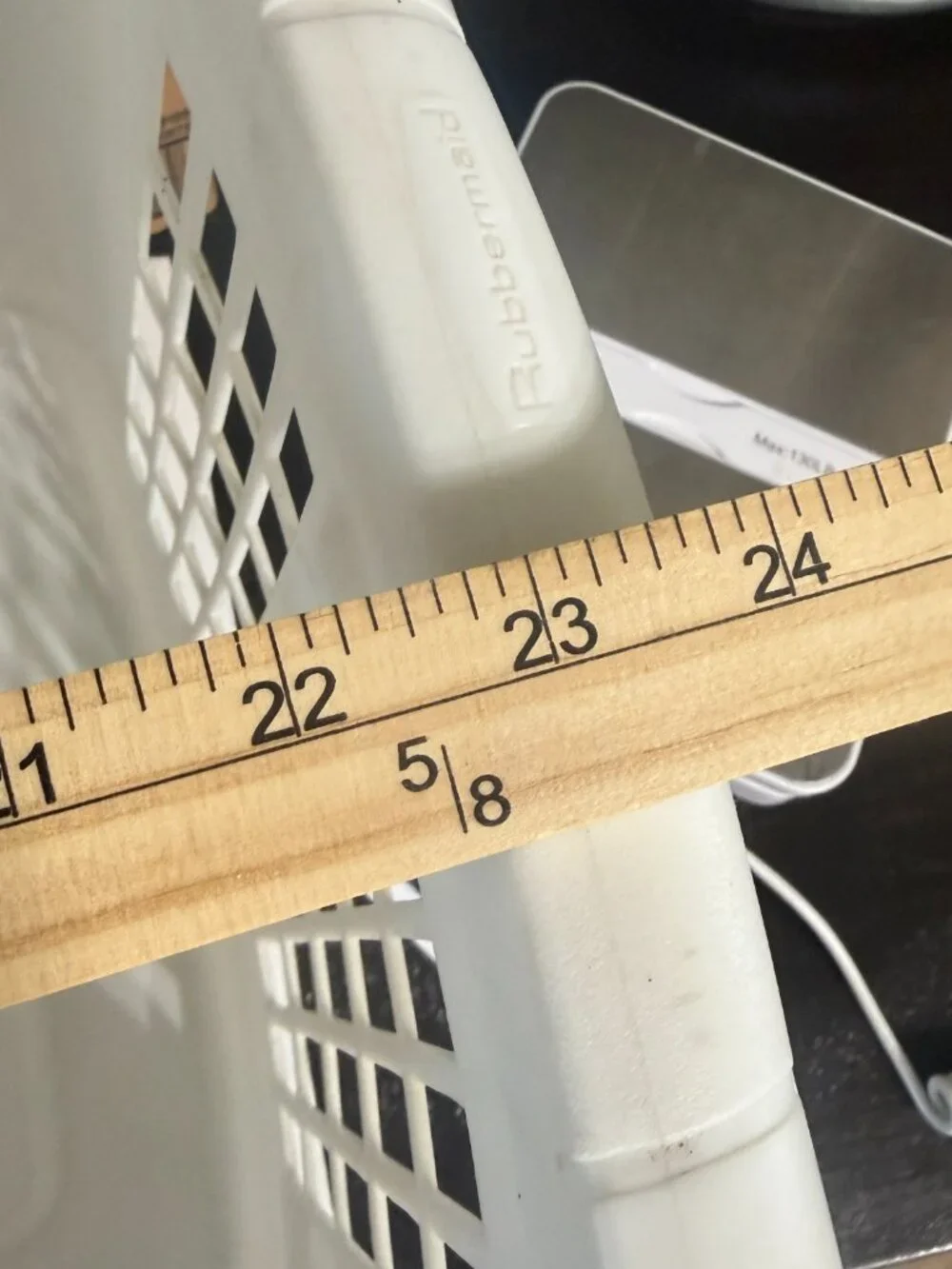 Vtg 1996 Rubbermaid White Rugged Heavy-Duty Retro Laundry Basket 2854 Retro Y2K